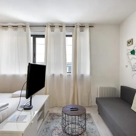 Minimalist Studio Centre